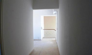 Chalet 5 ambientes totalmente reciclado, a 100 metros de la costa.