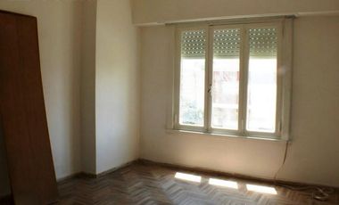 Chalet 5 ambientes totalmente reciclado, a 100 metros de la costa.