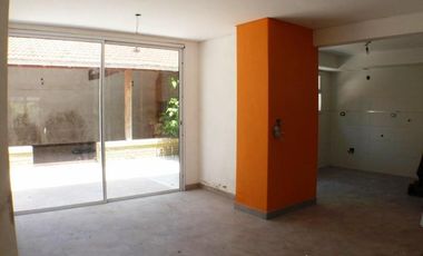 Chalet 5 ambientes totalmente reciclado, a 100 metros de la costa.