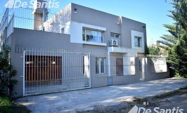 Moderno Chalet 5 ambientes en Colinas Peralta Ramos