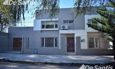 Moderno Chalet 5 ambientes en Colinas Peralta Ramos