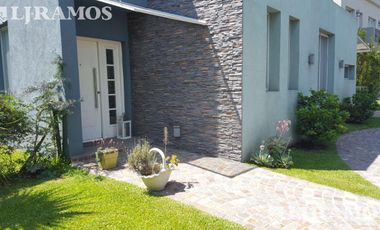 4 DORMITORIOS. AMOBLADA. LOTE INTERNO.