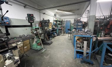 Excelente galpón y departamento en Planta alta en Martin Coronado