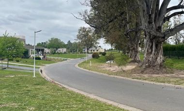 CASA EN ALQUILER 5 AMBIENTES, BARRIO MONET, LOS CARDALES