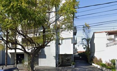 Excelente cochera en alquiler, en Olivos.