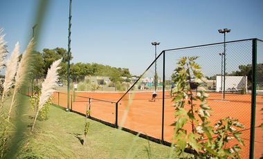 Lote en venta en barrio San Felipe Canning