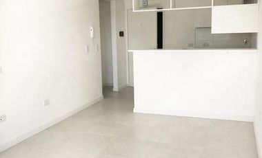 EXCELENTE 2 amb con cochera - Vta Dta - Apto Crédito!!