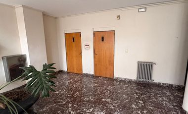Vendo piso completo/oficinas sobre Av Chacabuco