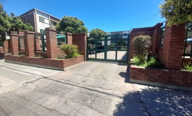 Departamento en alquiler 2 dormitorios con cochera en barrio Pueyrredon