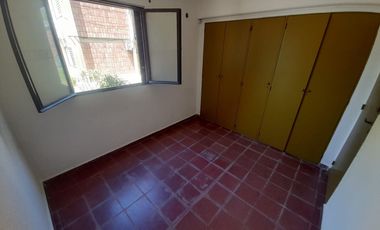 Departamento en alquiler 2 dormitorios con cochera en barrio Pueyrredon
