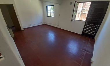 Departamento en alquiler 2 dormitorios con cochera en barrio Pueyrredon