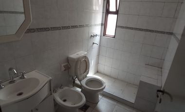 Departamento en alquiler 2 dormitorios con cochera en barrio Pueyrredon