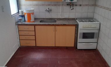 Departamento en alquiler 2 dormitorios con cochera en barrio Pueyrredon