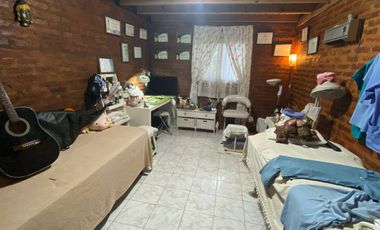 Dos quintas en 33 Orientales - 20 de Junio