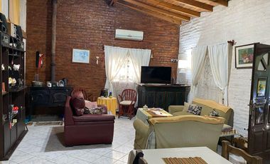 Dos quintas en 33 Orientales - 20 de Junio