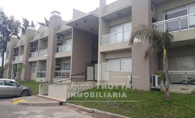 Departamento 2 ambientes en alquiler en  Altos de Hudson II con cochera