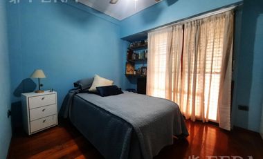 Venta casa 4 ambientes con cochera y jardín en Gerli