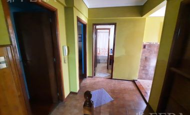 Venta casa 4 ambientes con cochera y jardín en Gerli