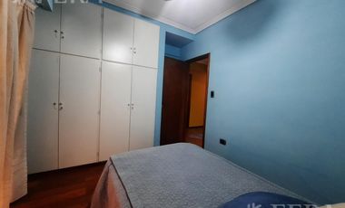 Venta casa 4 ambientes con cochera y jardín en Gerli