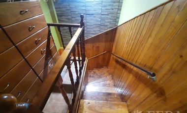 Venta casa 4 ambientes con cochera y jardín en Gerli