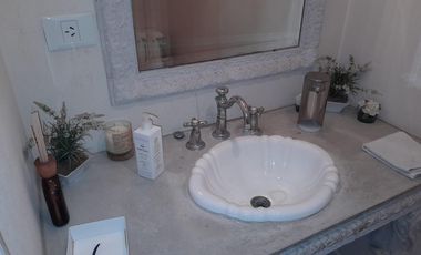 Casa en alquiler en Martinez de Libertador al Rio.