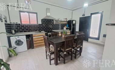 Venta PH 4 ambientes con patio en Wilde