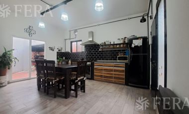 Venta PH 4 ambientes con patio en Wilde