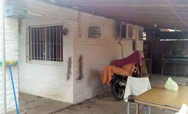 LOTE CON DOS CASAS VENTA APTA CREDITO