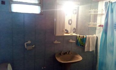 LOTE CON DOS CASAS VENTA APTA CREDITO