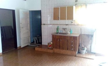 LOTE CON DOS CASAS VENTA APTA CREDITO