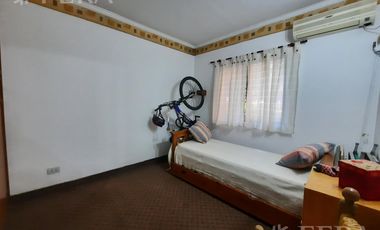 Venta de Departamento 3 ambientes con salida a jardín en Wilde