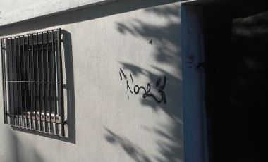 Casa a Reciclar en buen barrio residencial - Venta Directa!!