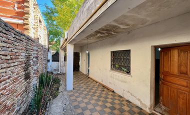 Casa a Reciclar en buen barrio residencial - Venta Directa!!