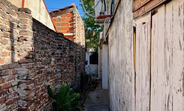 Casa a Reciclar en buen barrio residencial - Venta Directa!!