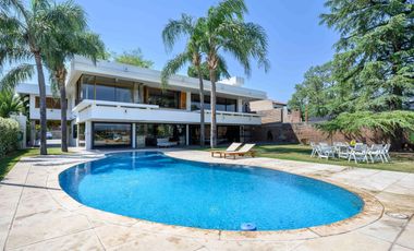 Excelente Casa alquiler para uso comercial, vistas, Cerro de las Rosas