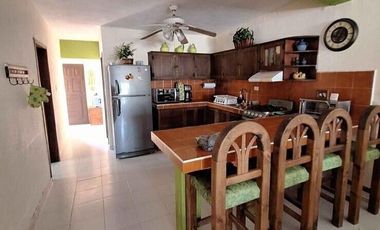 Casa en segunda fila de la playa en venta en Chelem