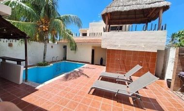 Casa en segunda fila de la playa en venta en Chelem