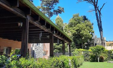 Casa de Lujo 5 ambientes en pleno Bosque de Peralta Ramos