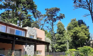 Casa de Lujo 5 ambientes en pleno Bosque de Peralta Ramos