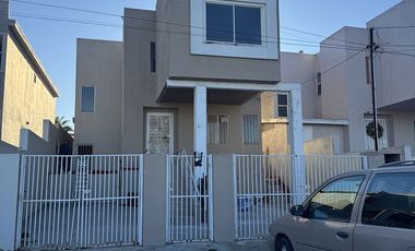 CASA EN RENTA JARDINES DE CHAPULTEPEC 4 RECAMARAS