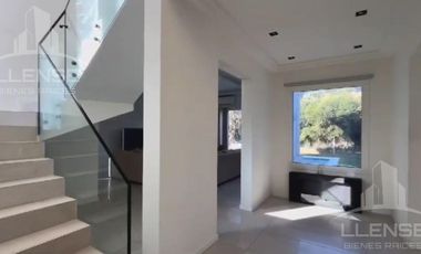 Casa 6 ambientes en Venta - TOMA PERMUTAS - Nuevo Quilmes