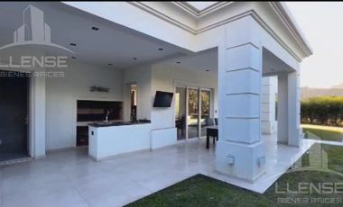 Casa 6 ambientes en Venta - TOMA PERMUTAS - Nuevo Quilmes