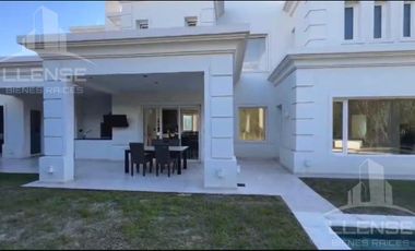 Casa 6 ambientes en Venta - TOMA PERMUTAS - Nuevo Quilmes