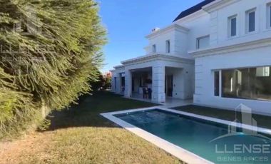 Casa 6 ambientes en Venta - TOMA PERMUTAS - Nuevo Quilmes