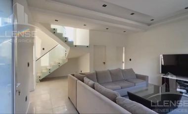 Casa 6 ambientes en Venta - TOMA PERMUTAS - Nuevo Quilmes