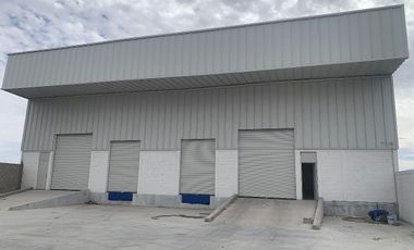 BODEGA COMERCIAL de 1,217m2 más 831 de patio / estacionamiento