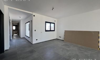 Venta de piso 4 ambientes con balcón aterrazado en Quilmes