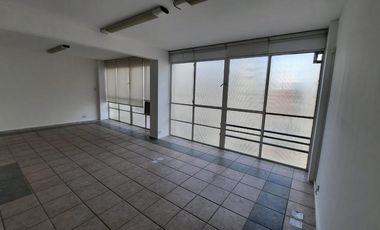 Oficina de 48 mts2 en venta La Favorita Luminosa Centro