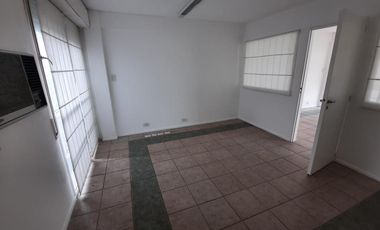 Oficina de 48 mts2 en venta La Favorita Luminosa Centro