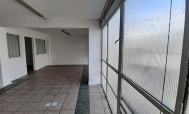 Oficina de 48 mts2 en venta La Favorita Luminosa Centro